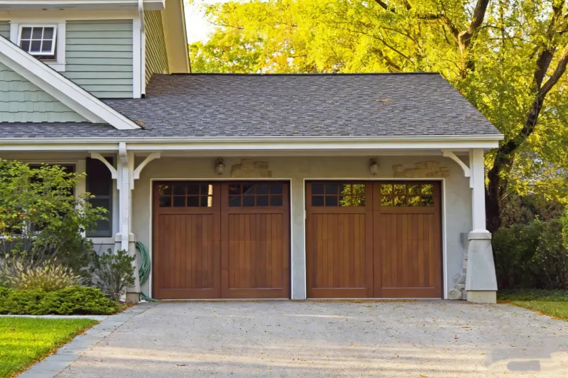 CARRIAGE HOUSE  16x7ft , 9x7ft
